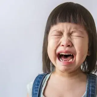 Çocukların taşınma sürecindeki duygusal desteği önemlidir. : Kapak Görseli